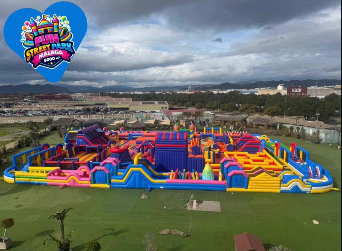 El parque hinchable más grande del mundo aterriza en Málaga - WhatsApp Image 2026 01 29 at 11.45.27 hinchable