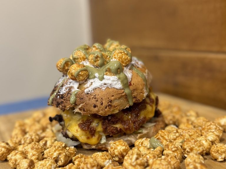 Tres hamburguesas de la Costa del Sol compiten por convertirse en la mejor del país en 'Best Burger Spain' - doble smash pop corn doble smash pop corn