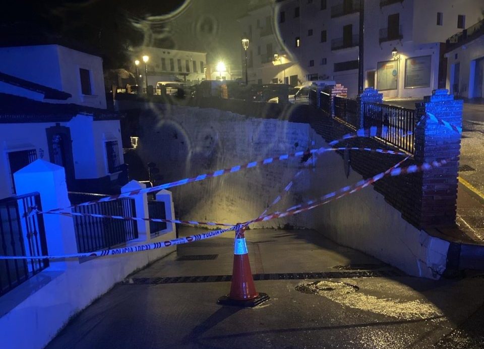 Caminos cortados en Casares: estas son las zonas afectadas por la borrasca - 624742112 1413644280807785 7507763851351990760 n e1770196273990 calles cortadas Casares