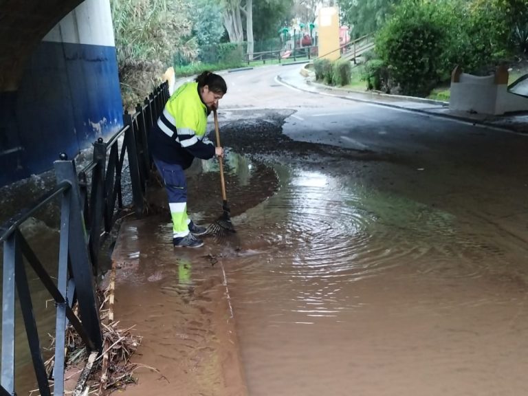 Árboles caídos, viviendas anegadas y fachadas dañadas: 40 intervenciones por el temporal en Marbella - 628349620 18343210492210968 2468479484614888074 n Árboles caídos, viviendas anegadas y fachadas dañadas: 40 intervenciones por el temporal en Marbella - 628349620 18343210492210968 2468479484614888074 n