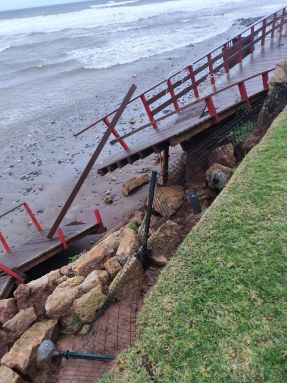 El oleaje arrasa un tramo de la Senda Litoral de Mijas y obliga a cerrar playas - 628376292 1385295673624555 6864262925391280146 n 1 El oleaje arrasa un tramo de la Senda Litoral de Mijas y obliga a cerrar playas - 628376292 1385295673624555 6864262925391280146 n 1