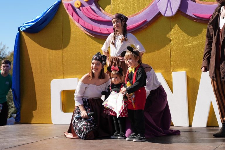 Casares Costa celebró su Carnaval llenando los Jardines del Rosario de familias y disfraces - 641630737 18339826363210075 3316645321456797540 n Casares Costa celebró su Carnaval llenando los Jardines del Rosario de familias y disfraces - 641630737 18339826363210075 3316645321456797540 n