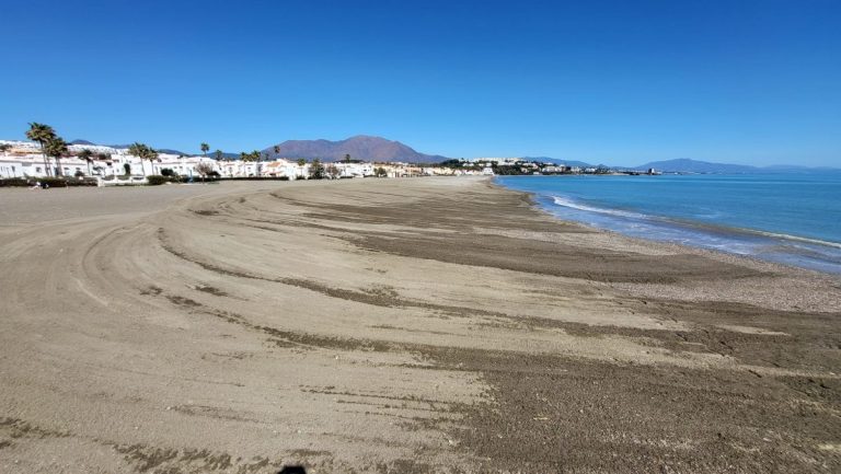 ¿Ganas de playa? Casares pone a punto su litoral para la Semana Blanca - 641675704 1435630865275793 3371781493368200961 n playa Casares