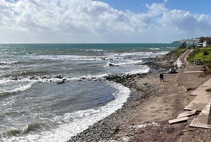Mijas pide al Gobierno un aporte urgente de arena tras perder el 70% de superficie en sus playas - Estado afectacion playas Mijas 4 e1770889268771 playas Mijas