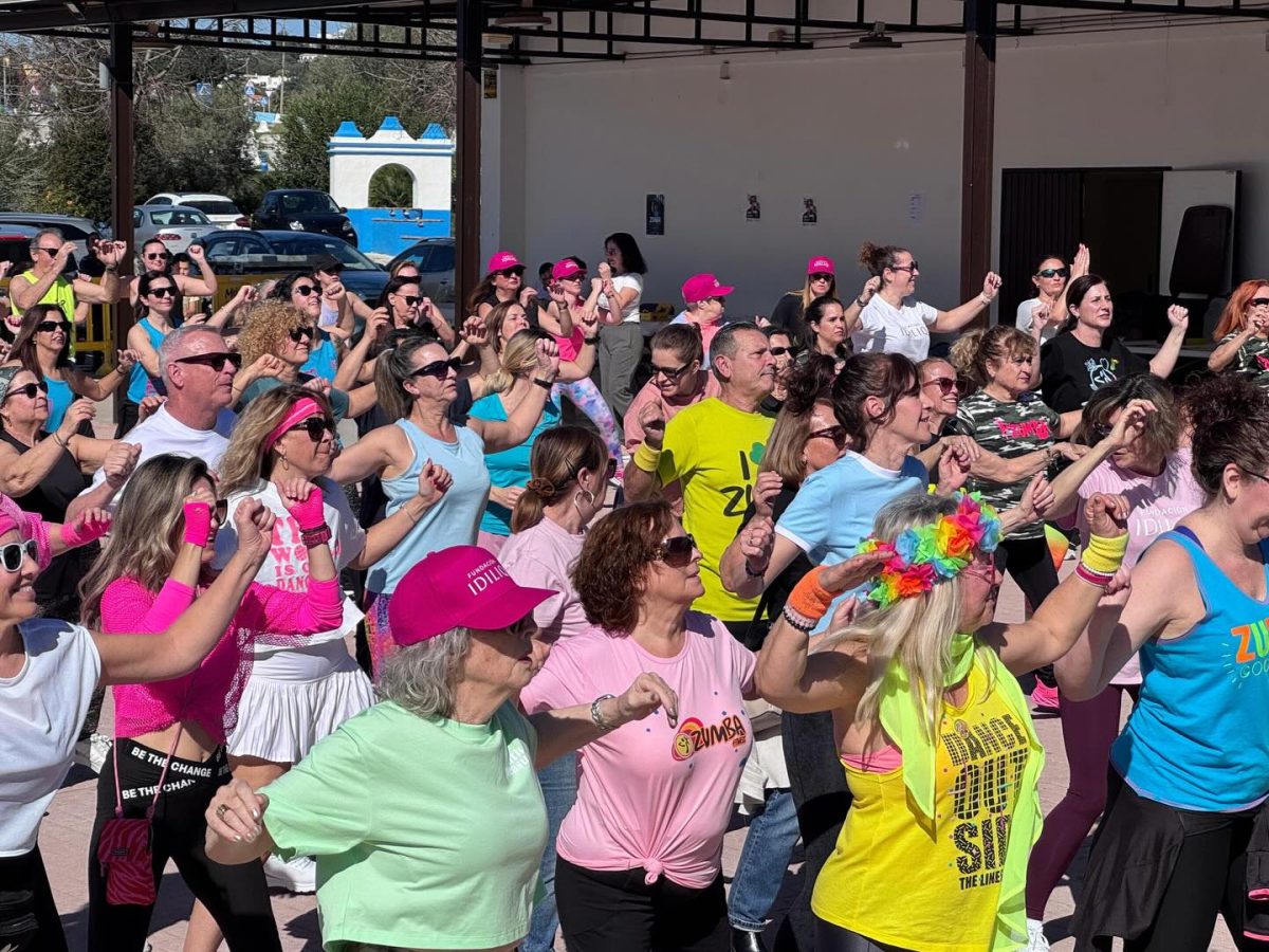 Mijas se mueve por una causa solidaria con una masterclass de zumba a beneficio de Cudeca - Mijas clase zumba Deporte y compromiso social se unen en Las Lagunas por una causa solidaria