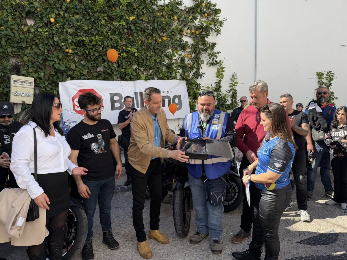 Ojén se moviliza: más de 300 moteros recorren la ruta solidaria contra el bullying - Ojen stop bullying Ojén acoge un emotivo encuentro motero en recuerdo de las víctimas de acoso escolar