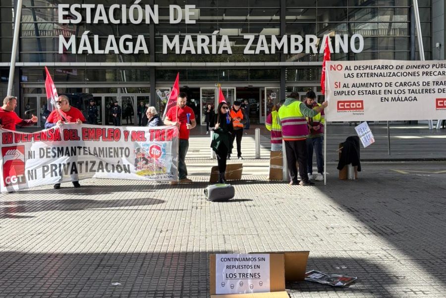 Primer día de huelga ferroviaria en Málaga con retrasos en cercanías y movilizaciones en la capital - WhatsApp Image 2026 02 09 at 12.17.27 e1770645422276 concentración trenes