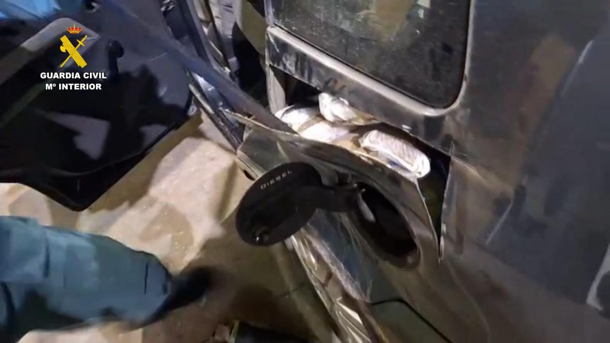 Interceptados 23 kilos de hachís que iban a entrar en Málaga ocultos en un vehículo - WhatsApp Image 2026 02 09 at 16.16.59 hachís