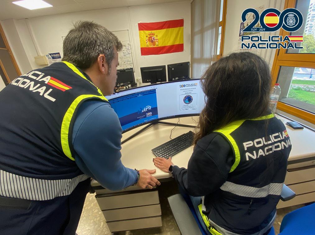 Cae en Málaga la red que dejó sin vacaciones a 55 familias y transfirió el dinero a un falso amor en el Líbano - WhatsApp Image 2026 02 10 at 10.07.53 Policía Nacional