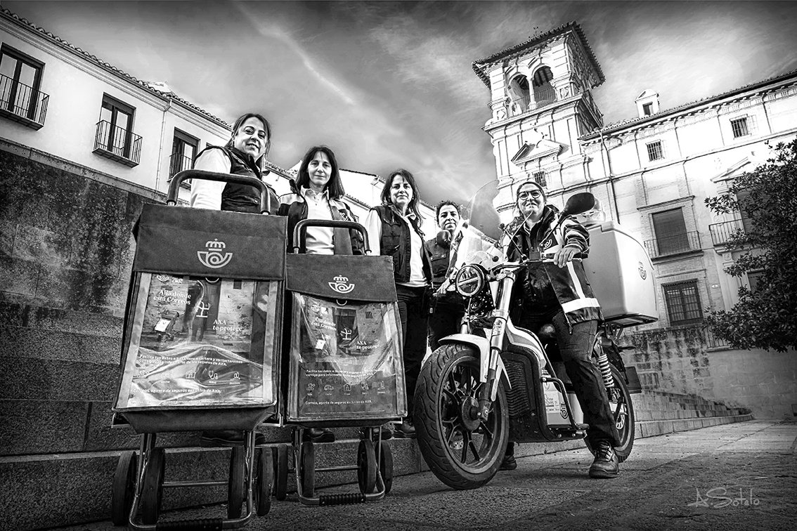 Mujeres que abren camino: carteras de Correos, protagonistas de una muestra fotográfica en Antequera - 2026 Antequera Exposicion Dia de la Mujer Grupo de correos Exposición del Día de la Mujer en Antequera