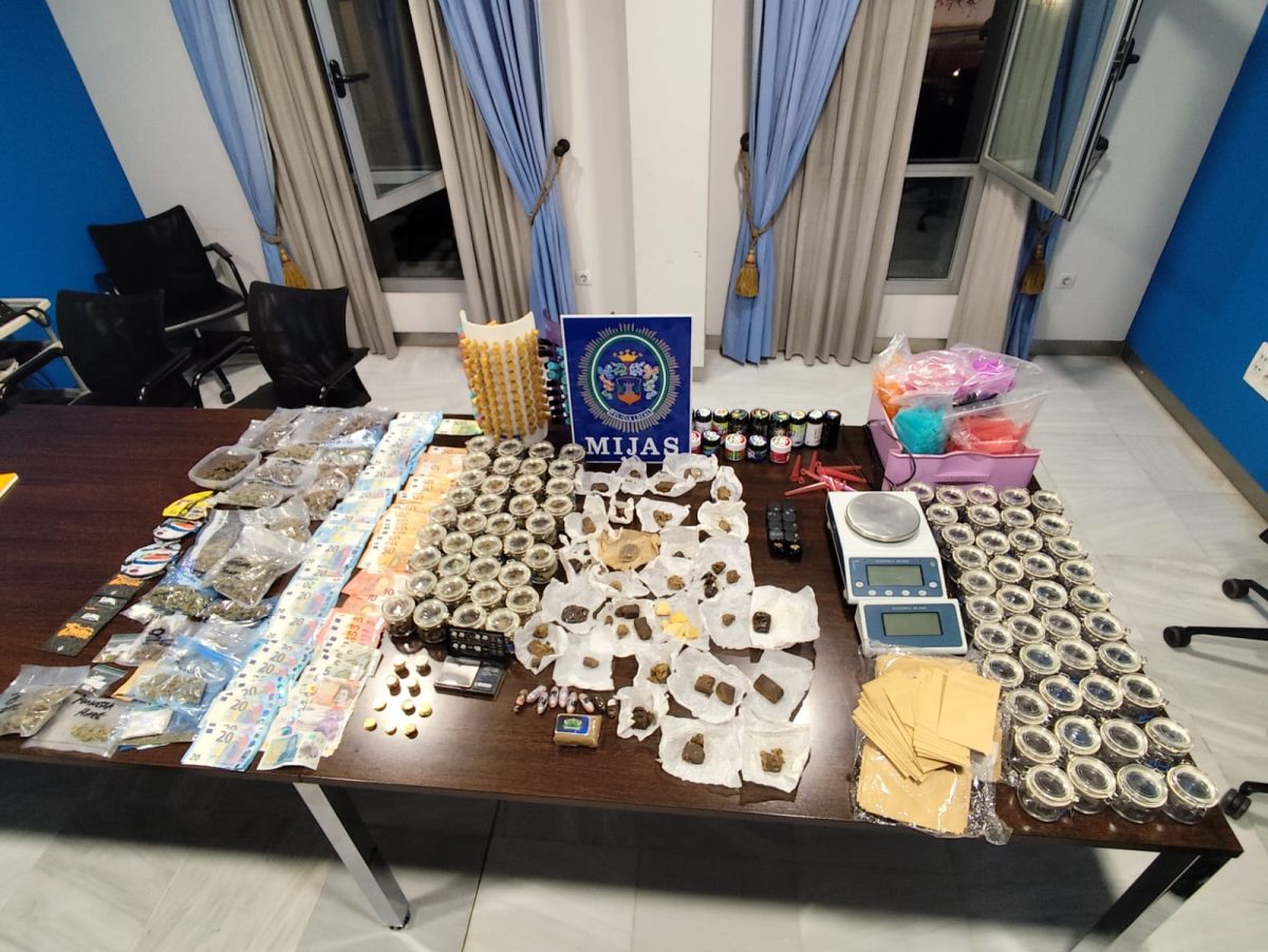 Detenido un hombre en Mijas tras desmantelar un punto de venta de drogas en Riviera del Sol - Actuacion Policial Actuación Policial