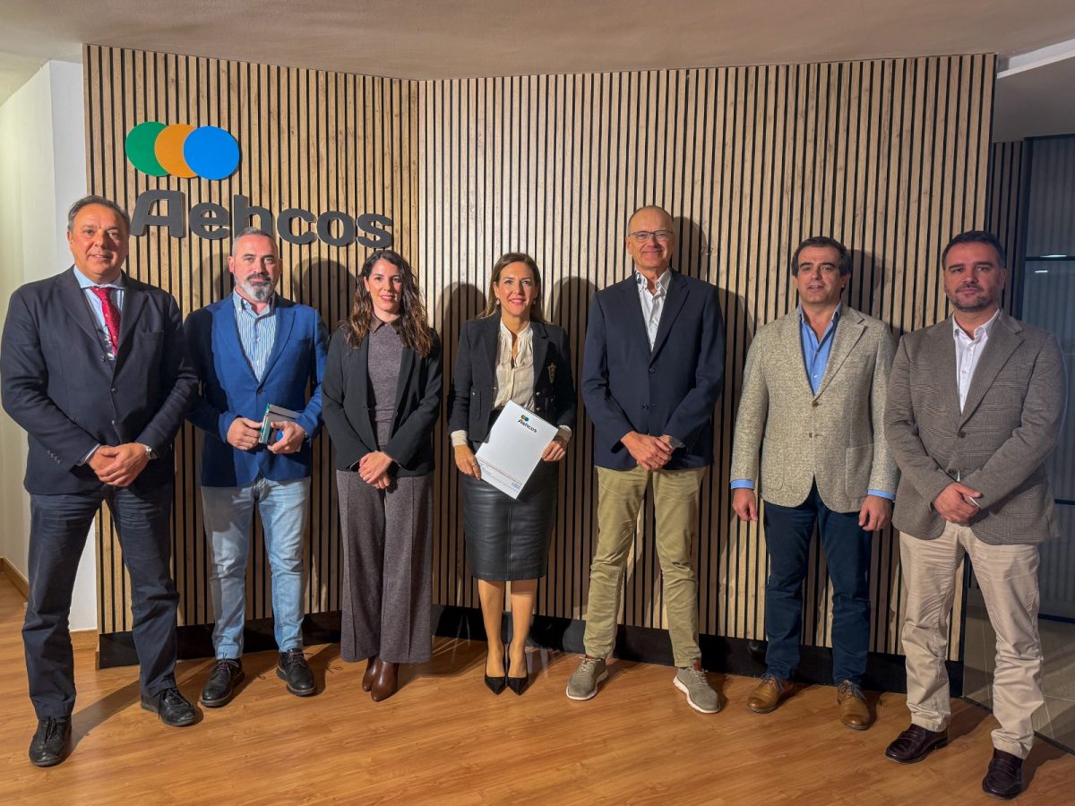 VOX denuncia que 1.300 empleos están en riesgo en Málaga por los problemas con el AVE - Aehcos vox Malaga Aehcos vox Málaga