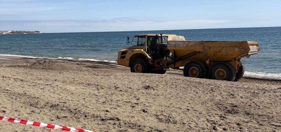 Mijas invierte 247.000 euros para recuperar El Bombo, Calahonda y Las Doradas antes de Semana Santa - Regeneracion playas Mijas e1773329870358 Regeneración playas Mijas