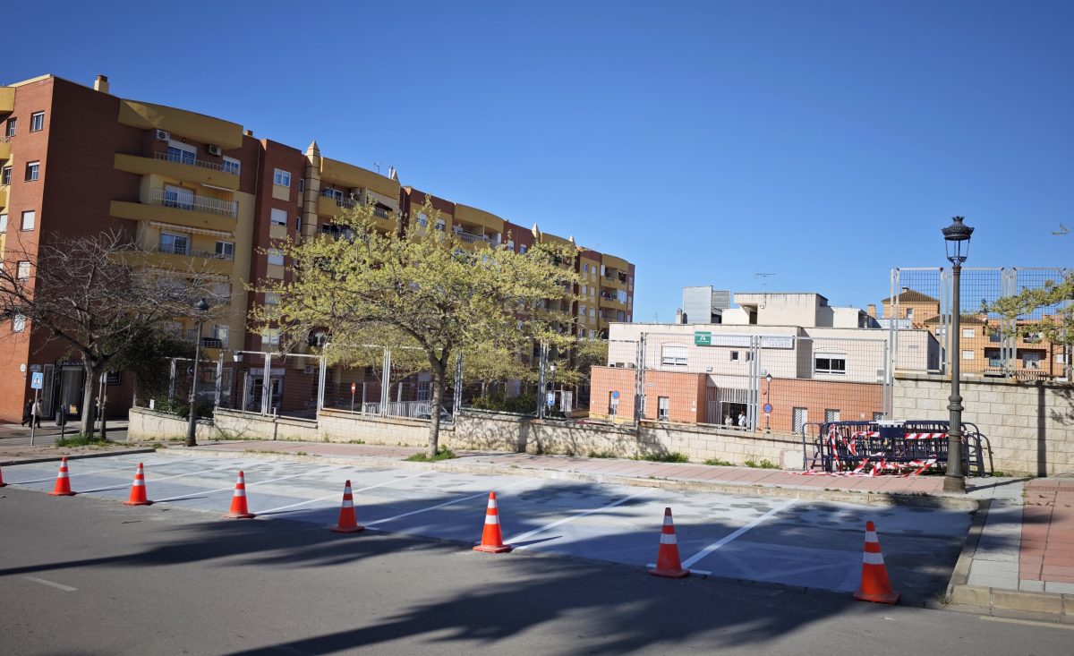 Ocho nuevas plazas gratuitas de aparcamiento en La Lobilla para mejorar el acceso al centro de salud - aparcar centro de salud de La Lobilla estepona aparcar centro de salud de La Lobilla estepona