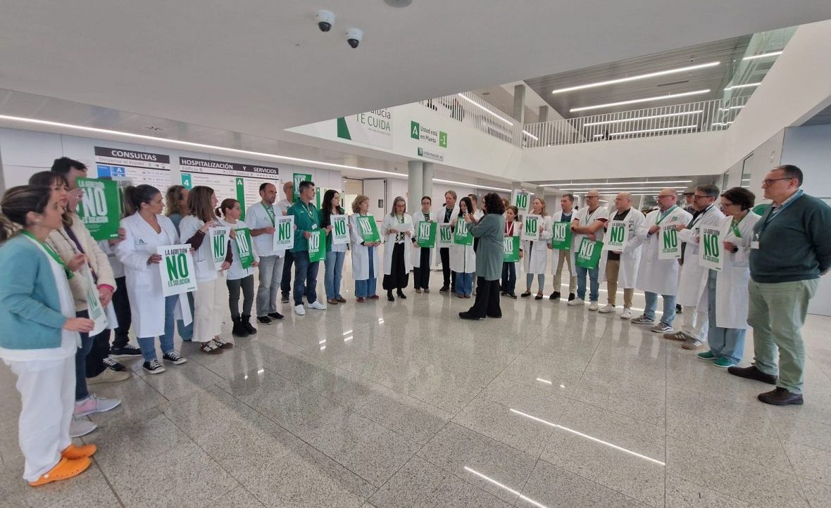 concentracion agresion sanitarios hospital costa sol