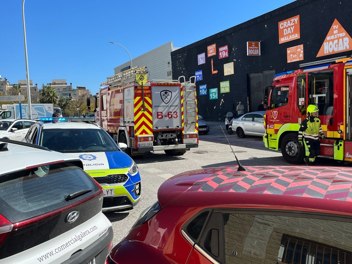 incendio nave industrial torremolinos