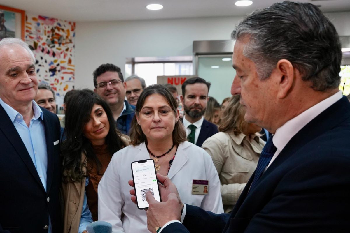 El móvil, la “llave de entrada” a la sanidad pública andaluza con la nueva tarjeta sanitaria virtual - presentacion tarjeta sanitaria sas presentacion tarjeta sanitaria sas