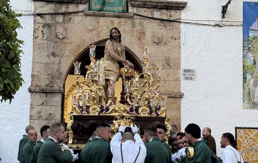 Marbella contiene la emoción en salida de ‘La Columna’ este Lunes Santo, marcada por el gesto de Dani - salida la columna marbella e1774900275735 salida la columna marbella