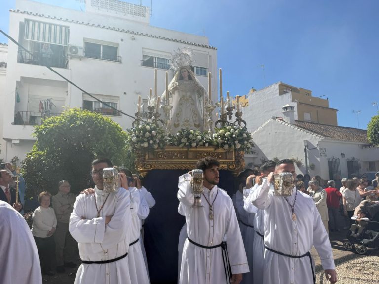 El Resucitado y la Virgen de la Aurora ponen el broche a la Semana Santa en Estepona - Estepona Virgen de la Aurora Desi 1 El Resucitado y la Virgen de la Aurora ponen el broche a la Semana Santa en Estepona - Estepona Virgen de la Aurora Desi 1