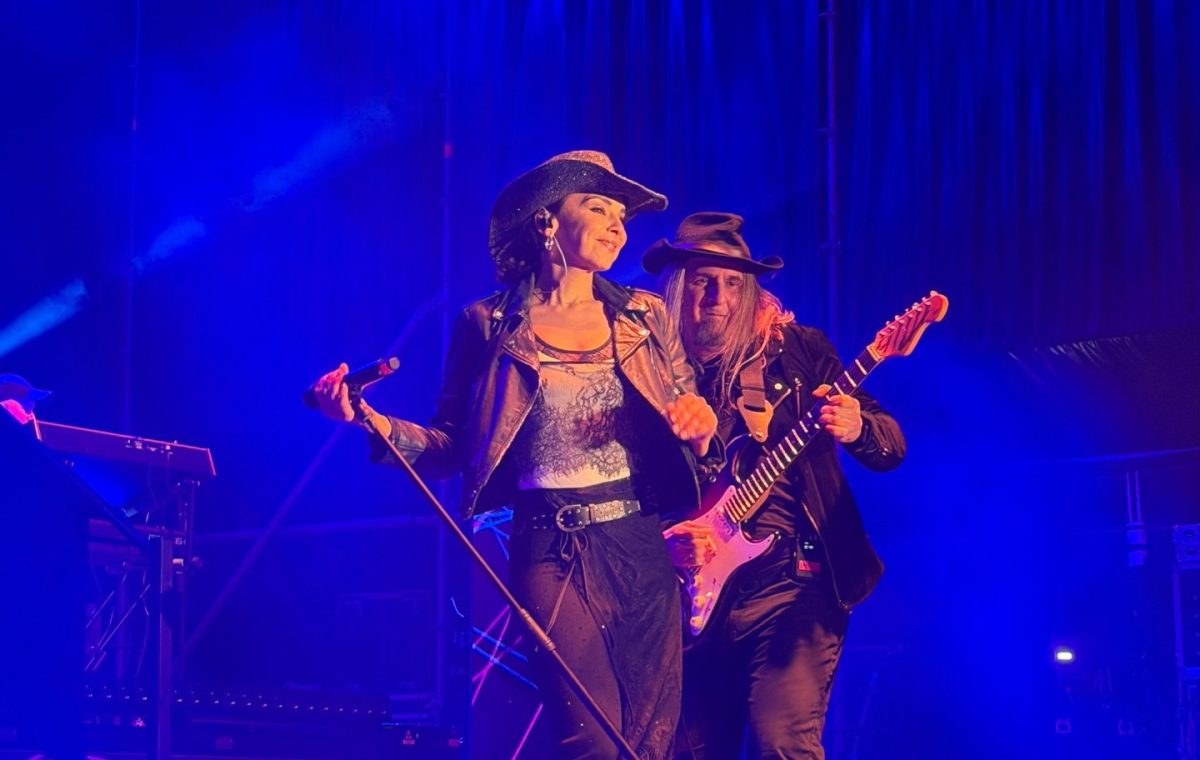 Chenoa conquista Estepona con un concierto lleno de energía y cercanía - Estepona concierto de Chenoa Chenoa, en un momento de su actuación
