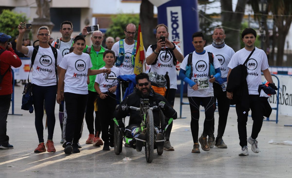 Alejandro Navarro, el esteponero que ha hecho historia: cuatro retos de La Legión en 11 meses - Llegada de Alejandro Navarro en el reto de los 101KM de Ronda Llegada de Alejandro Navarro en el reto de los 101KM de Ronda