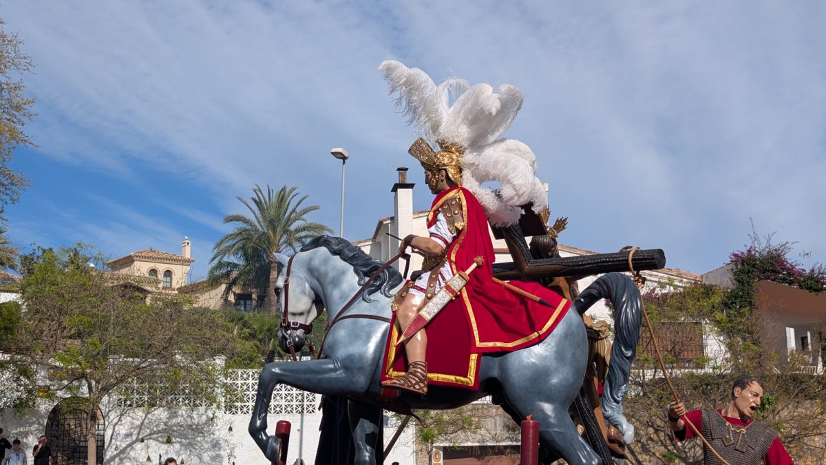 La Exaltación recorre Marbella con una procesión llena de momentos únicos y tradición - Marbella La Exaltación, por las calles de Marbella