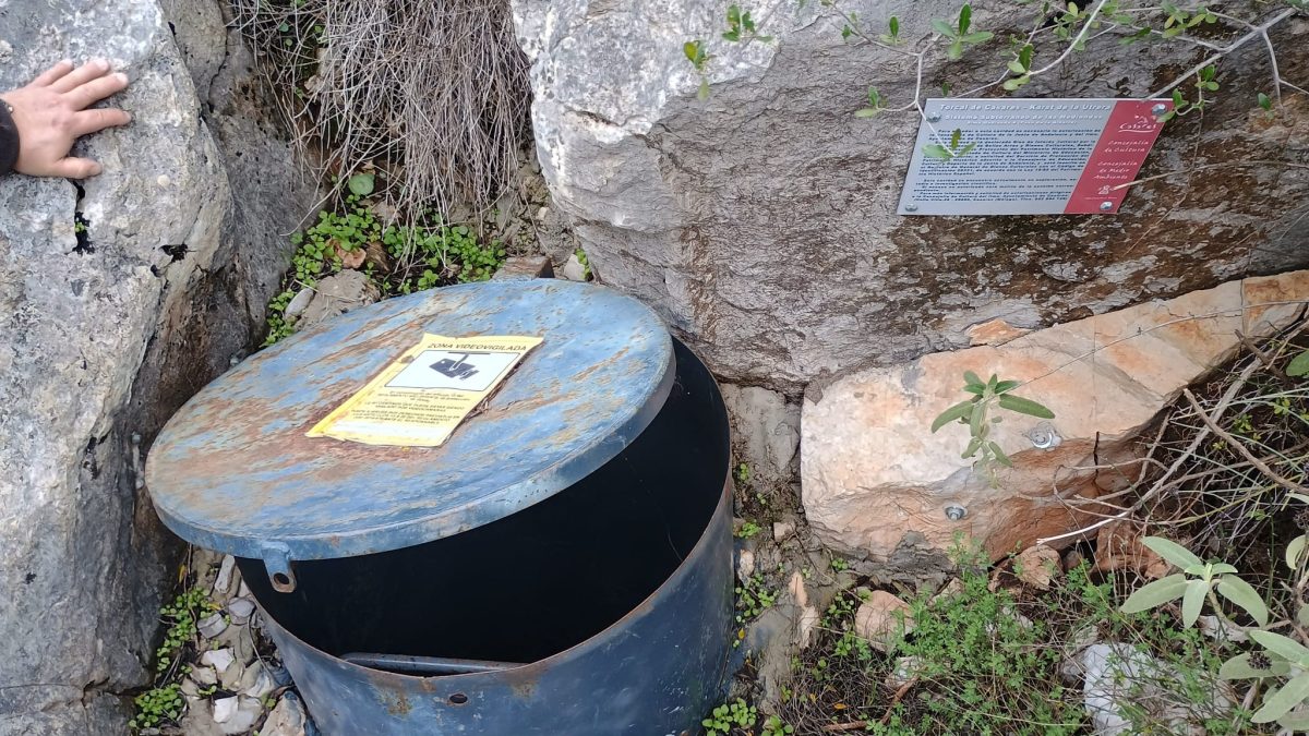 Denuncian que varios espeleólogos rompieron el cierre de una sima protegida en Casares para acceder sin permiso - Pozo de la Albarra Pozo de la Albarrá