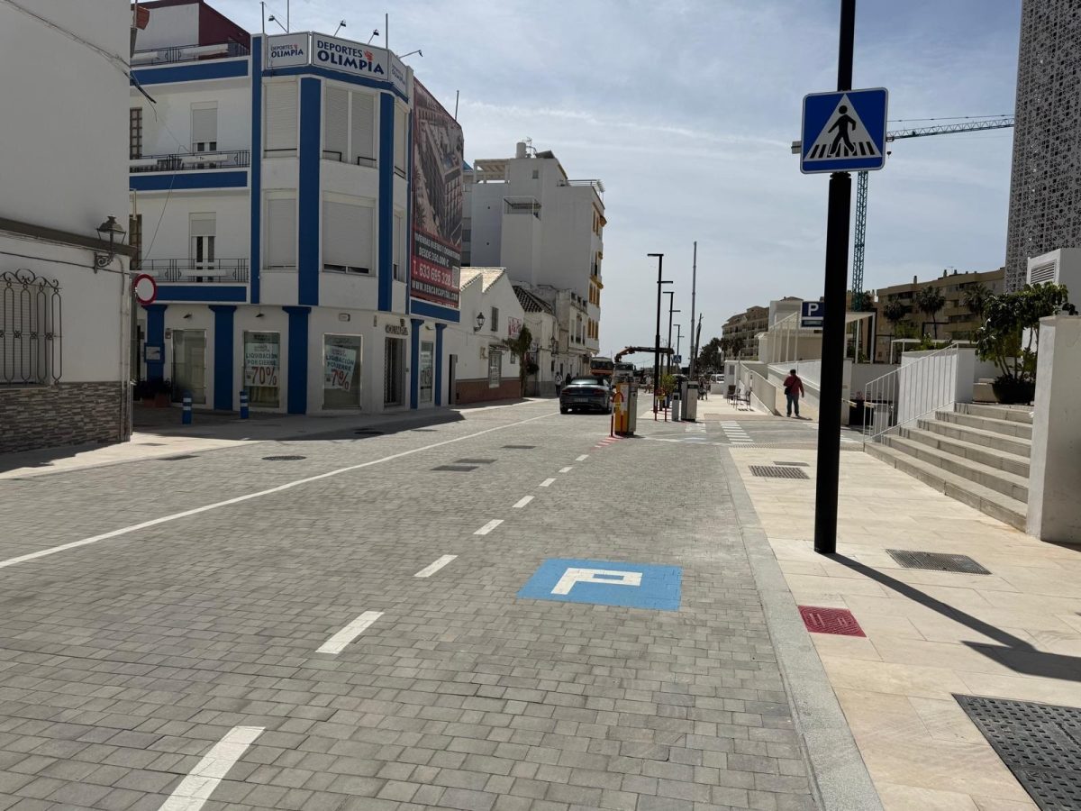 Reabre la avenida San Lorenzo de Estepona tras las obras: nuevo doble sentido y parking operativo - avenida san lorenzo estepona avenida san lorenzo estepona