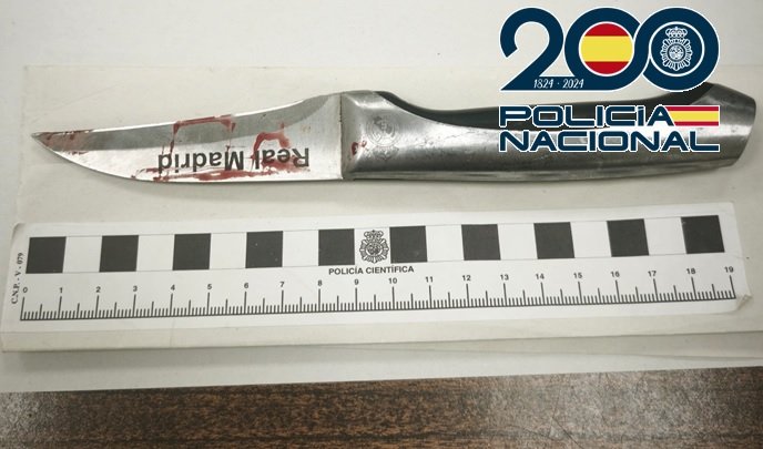 Brutal agresión en Málaga: raja la cara a un hombre que le recriminó golpear coches y mobiliario urbano - foto arma blanca intervenida malaga foto arma blanca intervenida malaga
