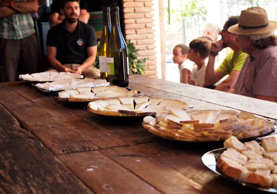 Casares se convierte en el gran escaparate de la gastronomía: chivo, gazpacho, sushi y mucho más - gastronomia Casares Gastronomía en Casares. / Archivo