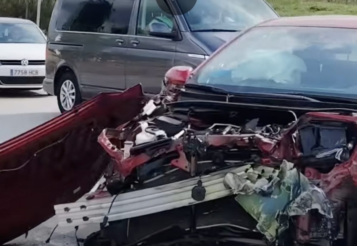 Aparatoso choque entre dos vehículos en la carretera entre Campillos y Teba - Accidente Campilos Aparatoso choque entre dos vehículos en la carretera entre Campillos y Teba - Accidente Campilos