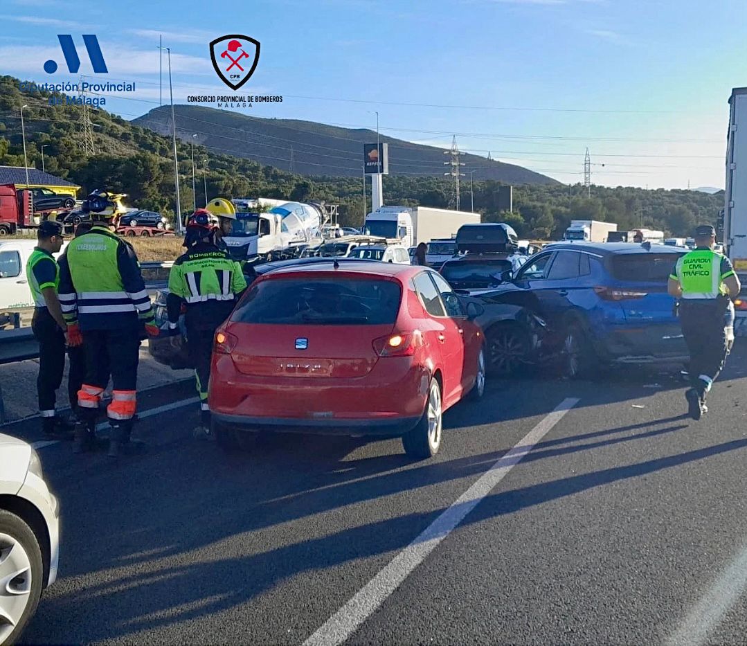 Accidente múltiple en la A-7 en Torremolinos con siete coches y un camión implicados - accidente a7 torremolinos accidente a7 torremolinos