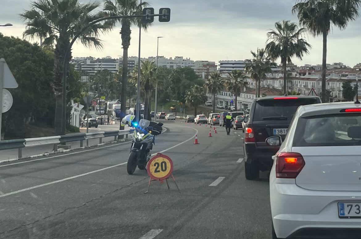 La Hermandad de San Isidro de Estepona rompe su silencio y defiende la nueva gestión de la feria - atasco feria san isidro e1778233703323 atasco feria san isidro estepona