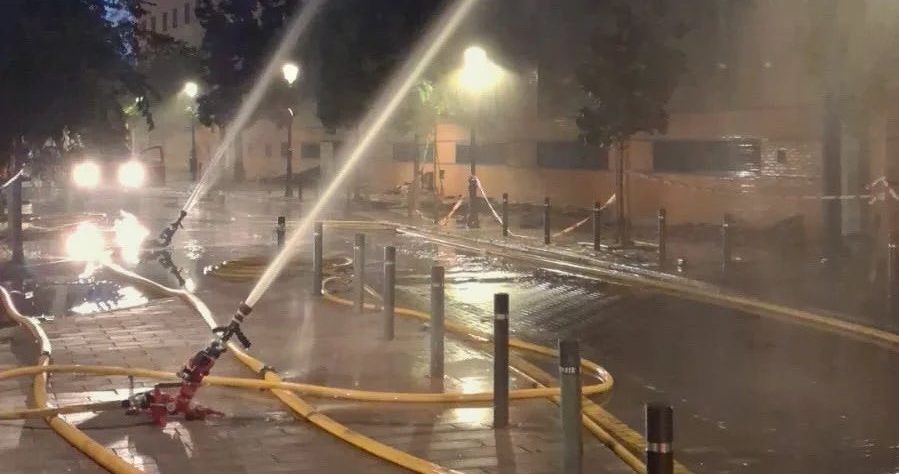 Los bomberos siguen trabajando en el incendio del Hotel Ibis de Málaga - incendio hotel ibis malaga e1779781301893 incendio hotel ibis malaga