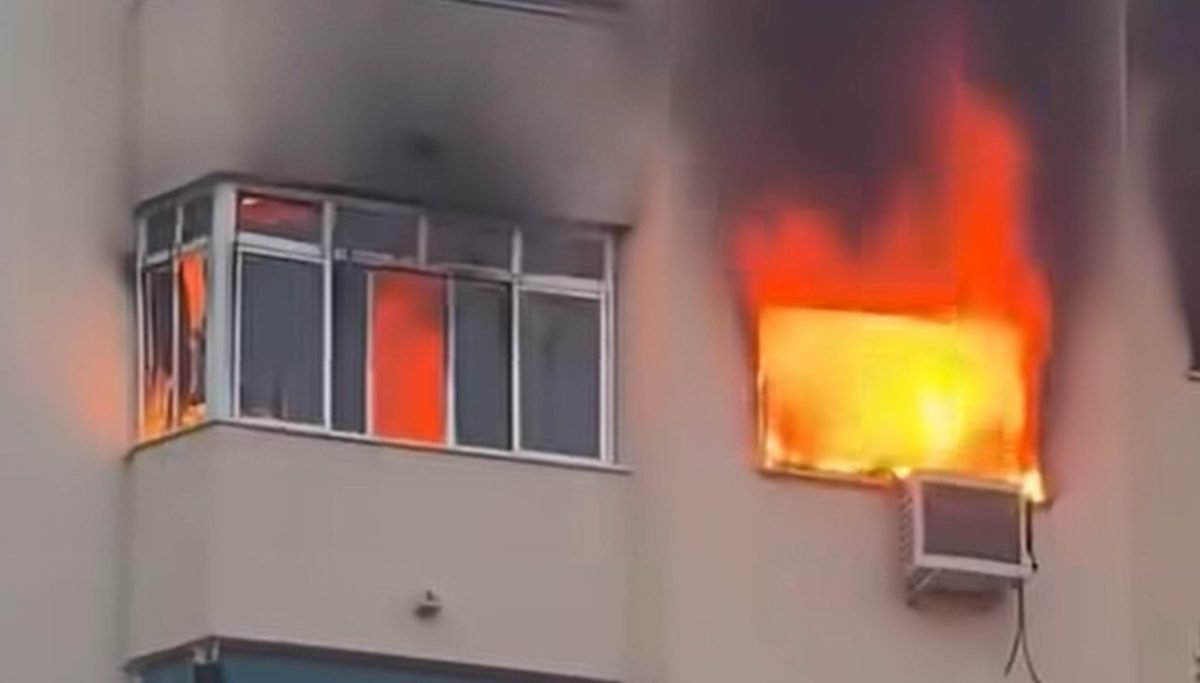 Una vivienda arde por completo en Estepona y obliga a desalojar a todos los vecinos del bloque - incendio vivienda estepona incendio vivienda estepona