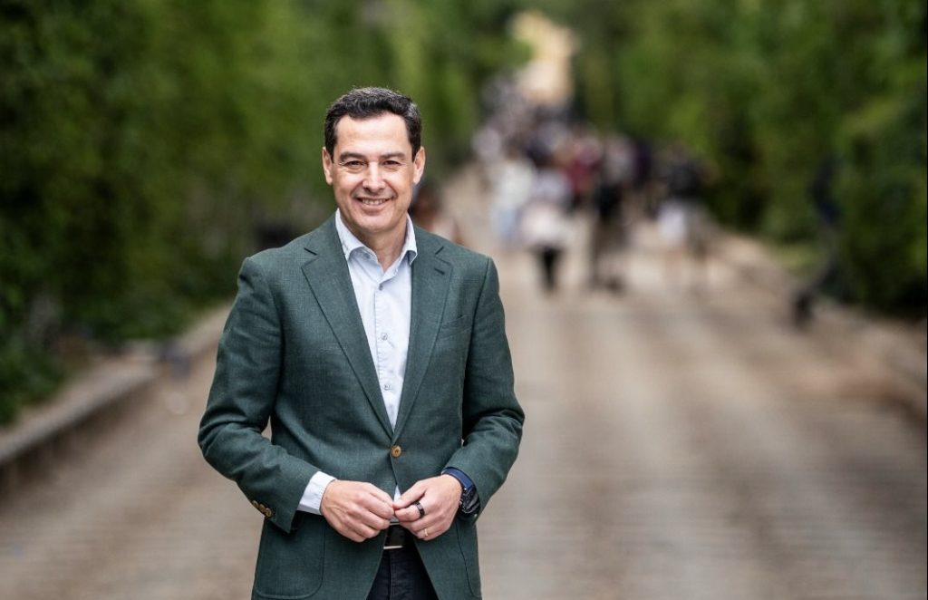 El PP gana las elecciones andaluzas pero pierde la mayoría absoluta: Málaga vuelve a teñirse de azul - juanmamoreno Juanma Moreno vuelve a ganar las elecciones