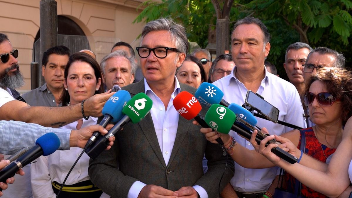 “VOX no va a regalar la investidura a nadie”: Gavira tiende la mano al PP, pero pide garantías - manuel gavira manuel gavira vox