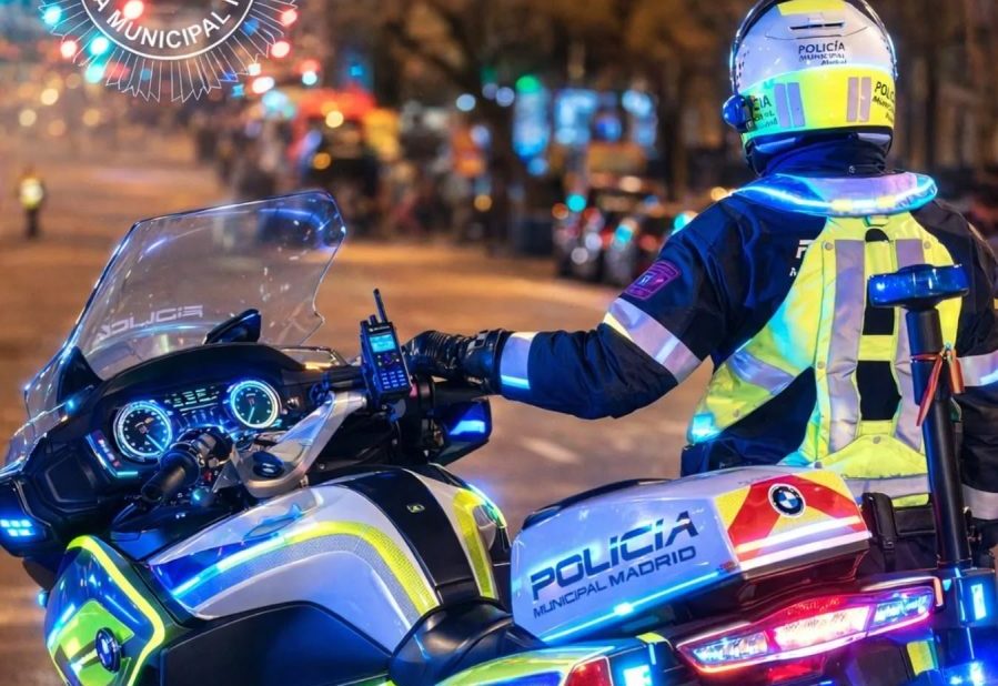 Un vecino de Málaga, vinculado a un arsenal de armas hallado en un camión de mudanzas en Madrid - policia municipal de madrid e1779911136538 policia municipal de madrid