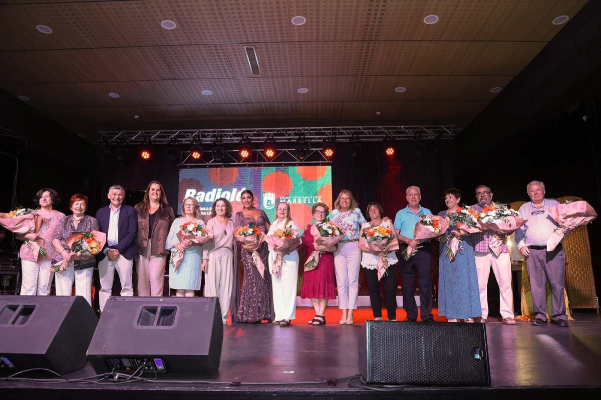 Más de 1.300 mayores de Marbella celebran la Gala de Verano como antesala de la Feria de San Bernabé - Antesala Feria San Bernabe Joana Jiménez pone música a una Gala de Verano con más de 1.300 mayores en Marbella