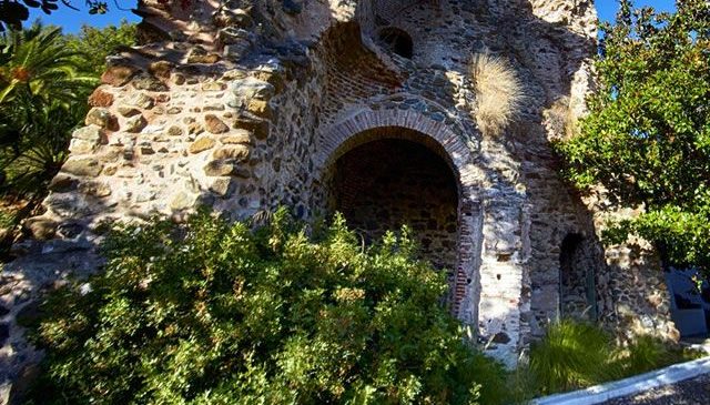 Los tres tesoros de la Costa del Sol que están en la Lista Roja de Hispania Nostra y corren riesgo de desaparecer - Conjunto defensivo de Benahavis 07 e1782756210594 Conjunto-defensivo-de-Benahavis_07