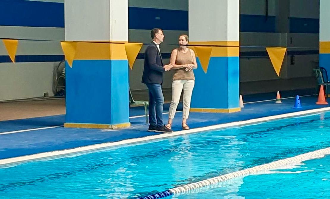 El Ayuntamiento de Fuengirola inicia la transformación de la piscina David Meca en tres fases - Fuengirola piscina David Meca Visita municipal a la piscina