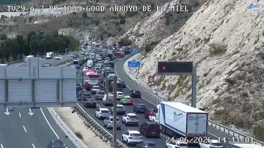 Cortados los dos carriles de la AP-7 en Benalmádena sentido Fuengirola por un accidente - atasco ap7 benalmadena fuengirola atasco ap7 benalmadena fuengirola