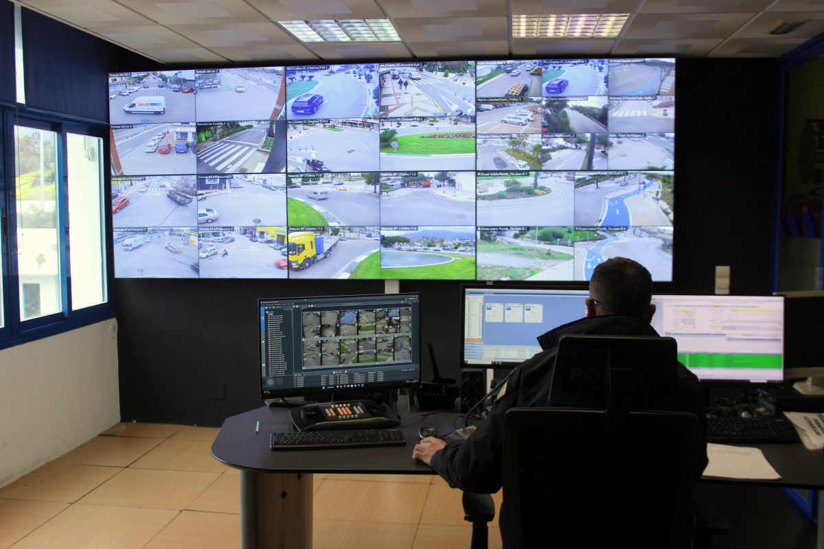 Casi 150 nuevas cámaras inteligentes vigilarán el tráfico en Estepona - camara control estepona cámara control estepona