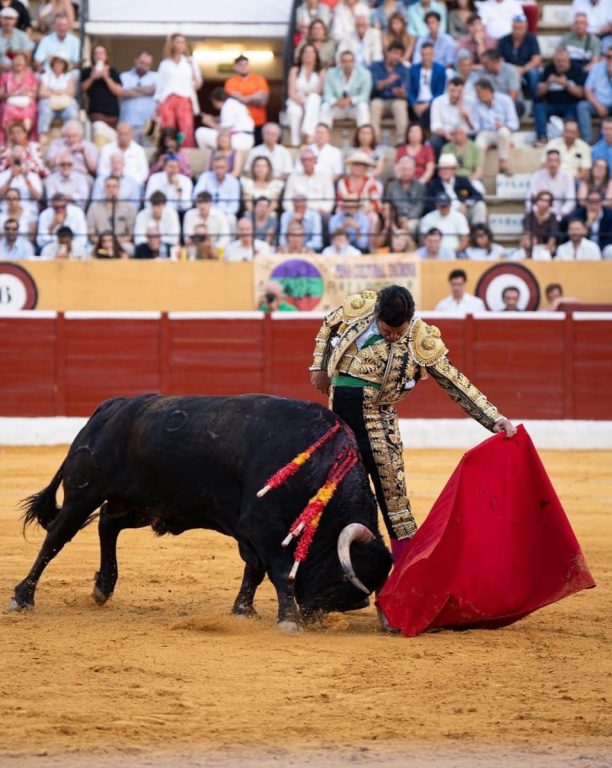Talavante y David de Miranda salen a hombros en una gran tarde de toros en Marbella - morante de la puebla marbella morante de la puebla marbella