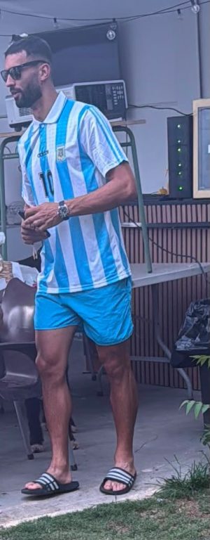 «Etarra, traidor y antiespañol»: aparecen pintadas contra Einar Galilea, jugador del Málaga CF, tras difundirse una foto con la camiseta de Argentina - Einar Galilea malaga argentina «Etarra, traidor y antiespañol»: aparecen pintadas contra Einar Galilea, jugador del Málaga CF, tras difundirse una foto con la camiseta de Argentina - Einar Galilea malaga argentina