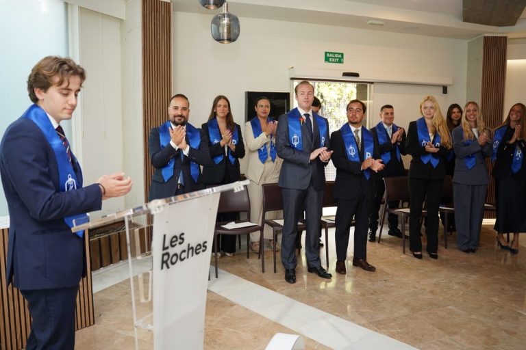 Dieciséis alumnos de Les Roches Marbella ingresan en la fraternidad internacional Eta Sigma Delta - Eta Sigma Delt Les Roches Marbella Dieciséis alumnos de Les Roches Marbella ingresan en la fraternidad internacional Eta Sigma Delta - Eta Sigma Delt Les Roches Marbella
