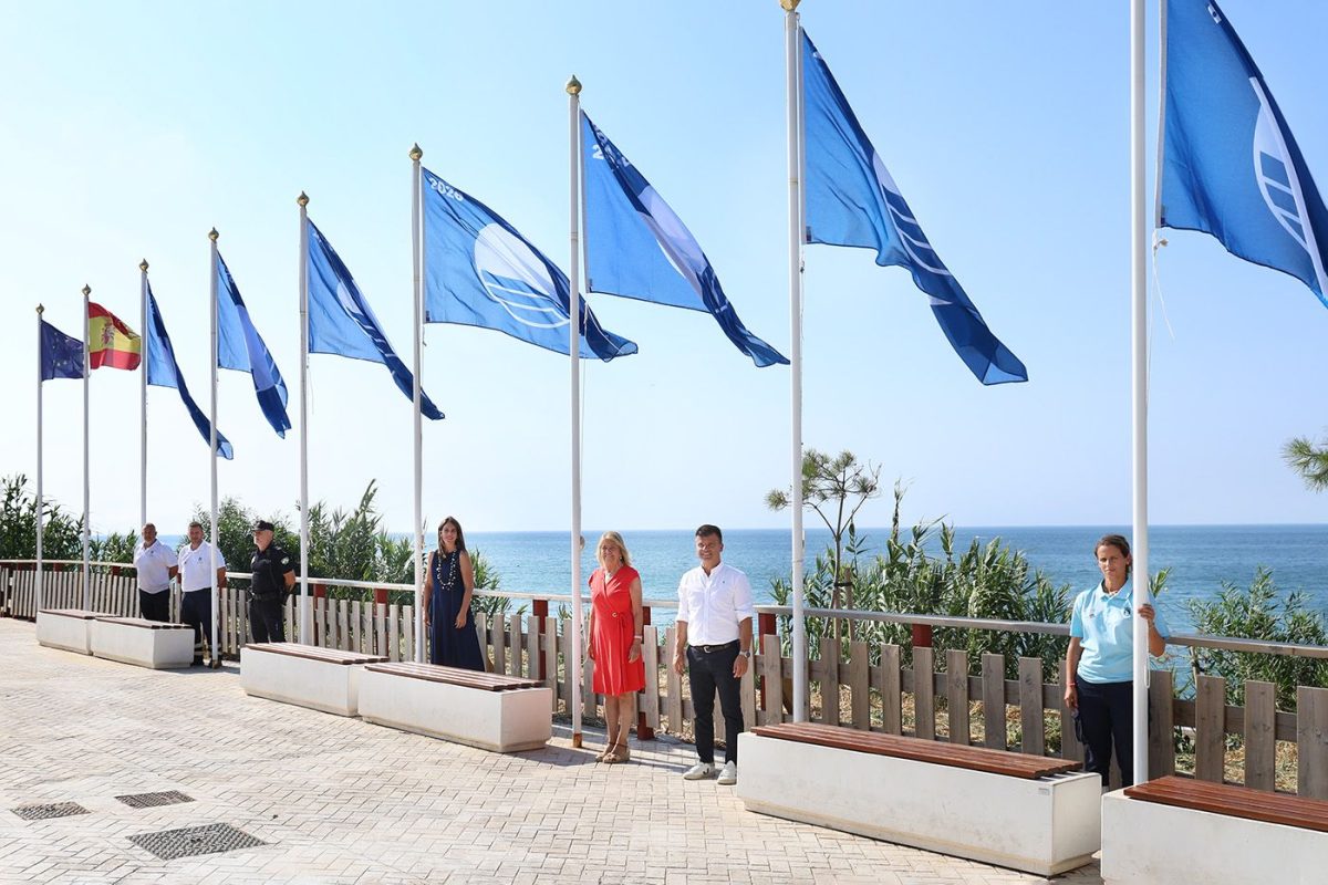 Marbella presume de litoral: diez banderas azules la sitúan líder en Andalucía - Marbella banderas azules Diez banderas azules consolidan a Marbella como referencia de calidad en sus playas