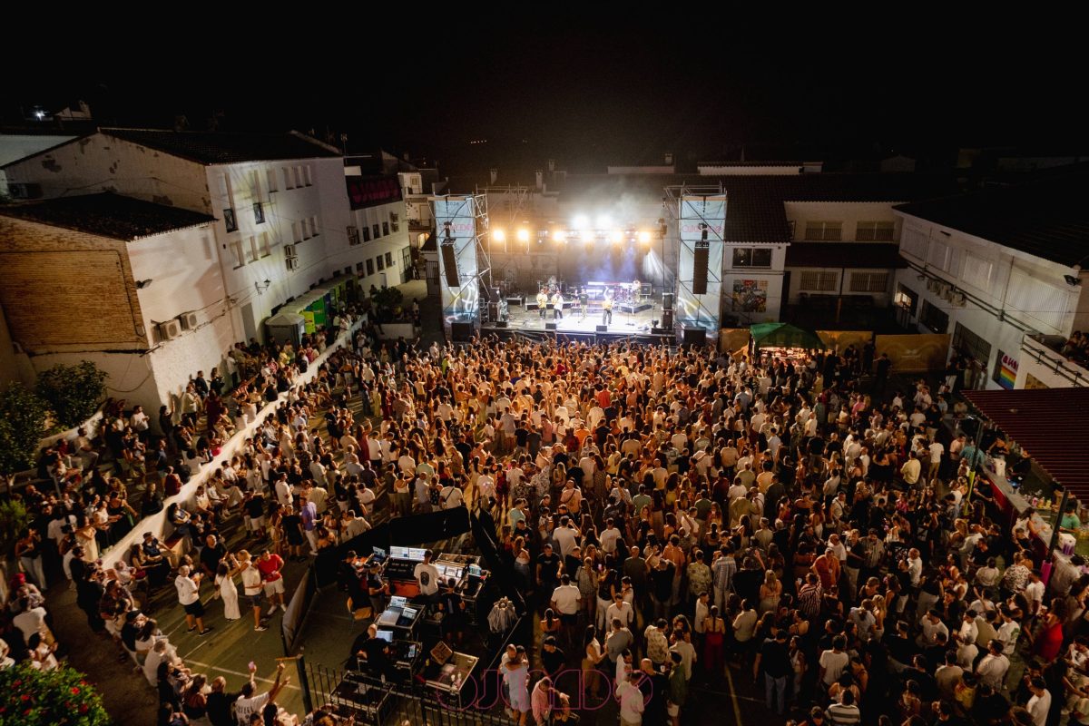 Ojeando 2026 vuelve a reunir a miles de personas y se consolida como una de las grandes citas musicales de la Costa del Sol - Ojeando 2026 Ojeando 2026