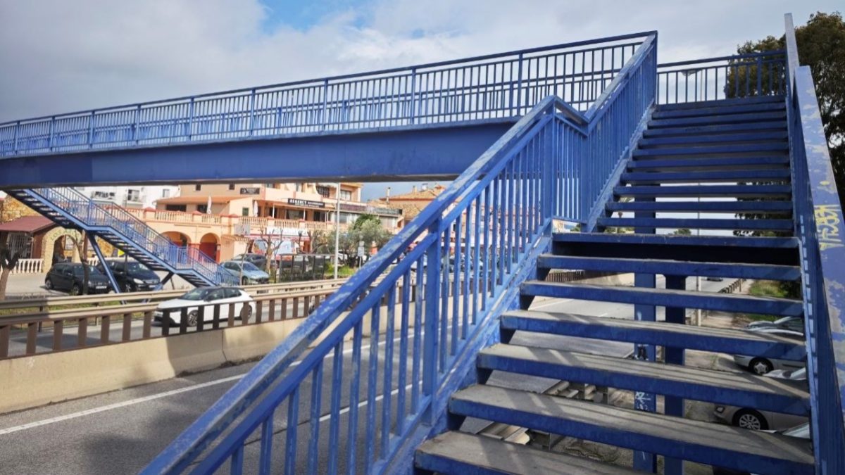 El paso peatonal entre El Paraíso y Benamara en Estepona tendrá rampas para mejorar su accesibilidad - Paso El Paraiso El histórico paso sobre la A-7 dejará de ser accesible únicamente por escaleras