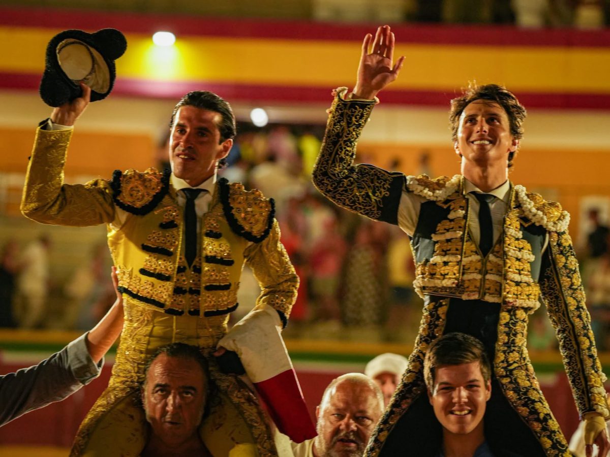 Roca Rey arrasa en Estepona, Talavante convence y Ortega deja el toreo de mayor pureza